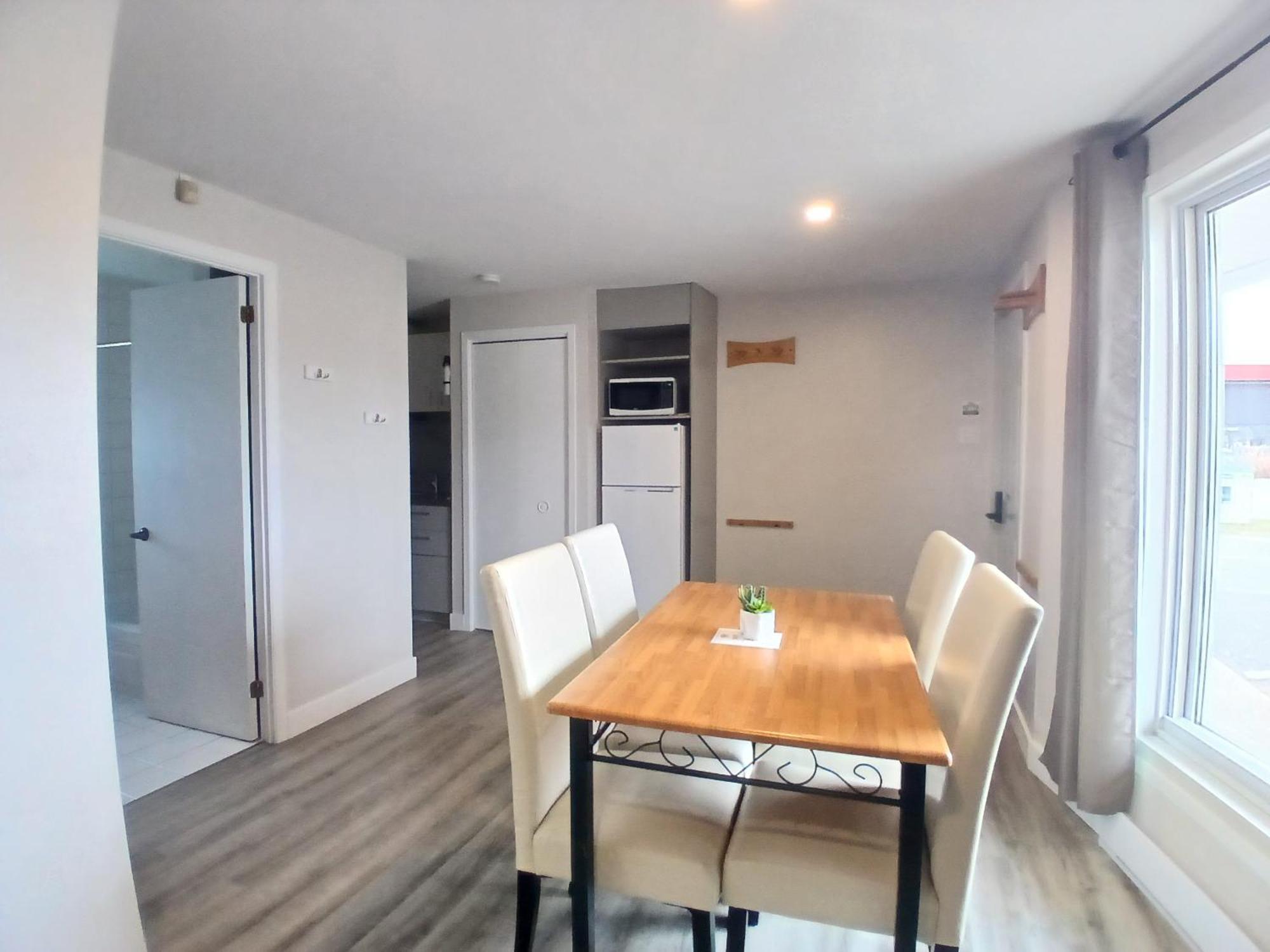 Habitations Zenith Apartment Sainte-Anne-de-Beaupre Bagian luar foto